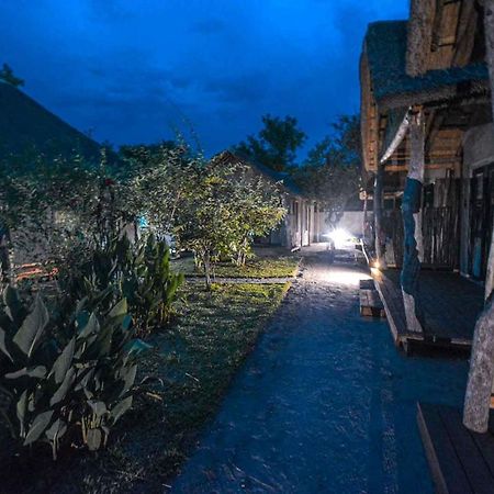 African Excursions Guest House Khwai Exteriör bild