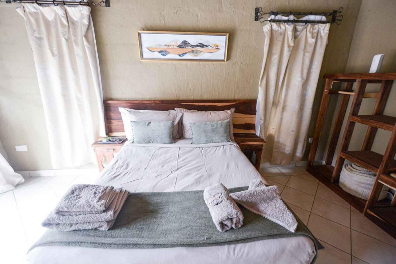 African Excursions Guest House Khwai Exteriör bild