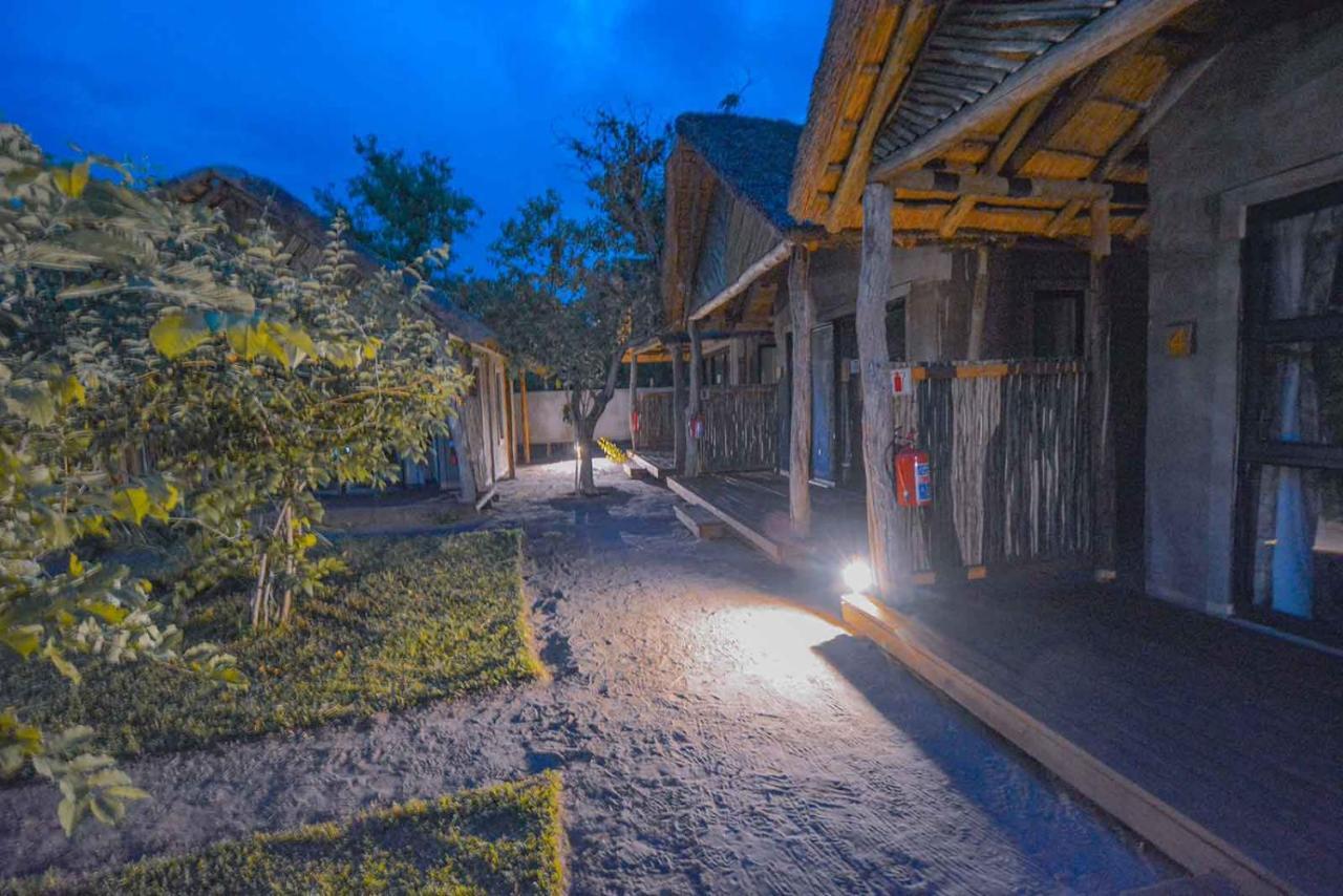 African Excursions Guest House Khwai Exteriör bild