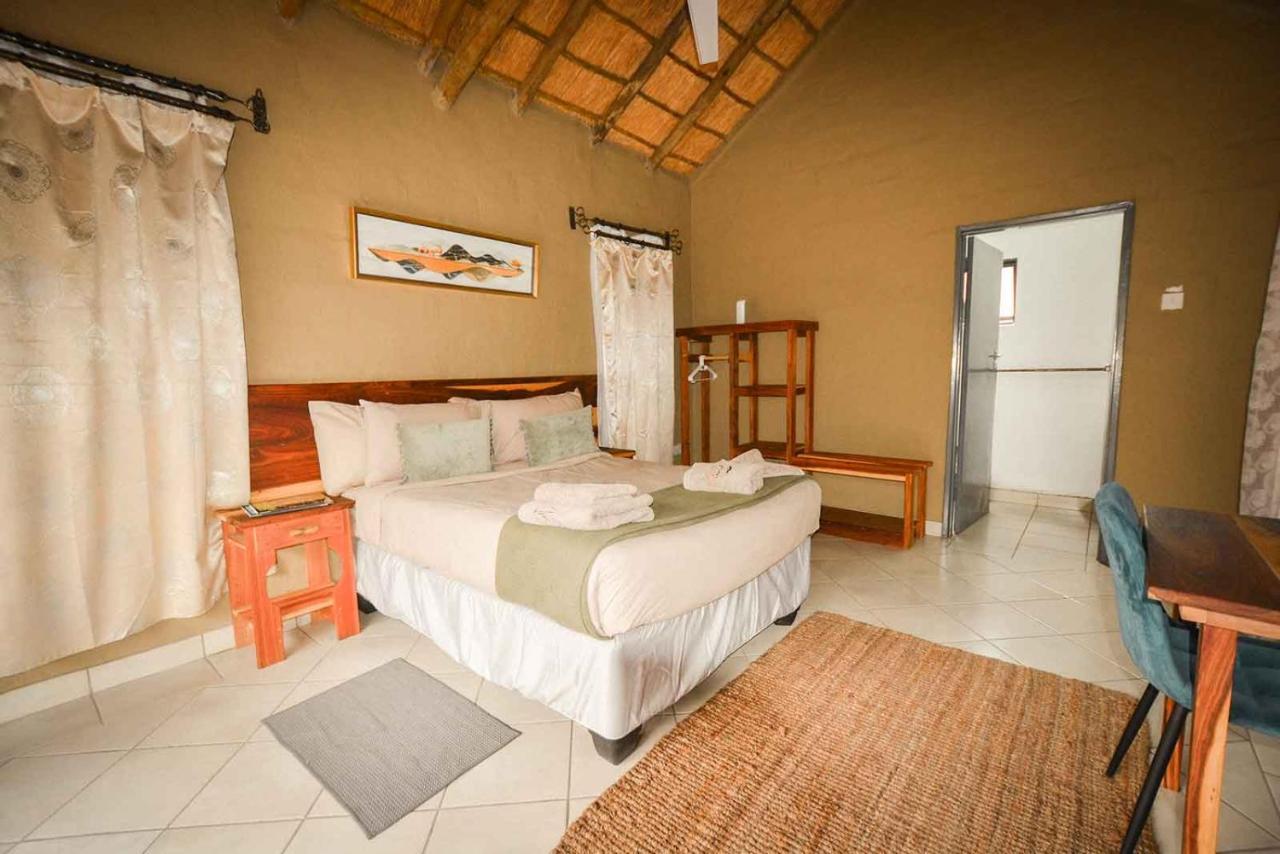 African Excursions Guest House Khwai Exteriör bild