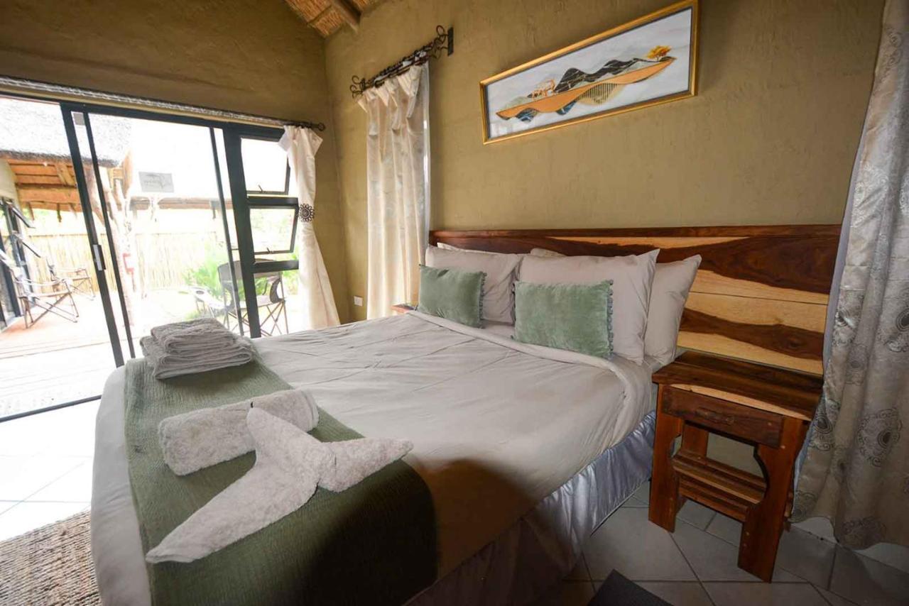 African Excursions Guest House Khwai Exteriör bild