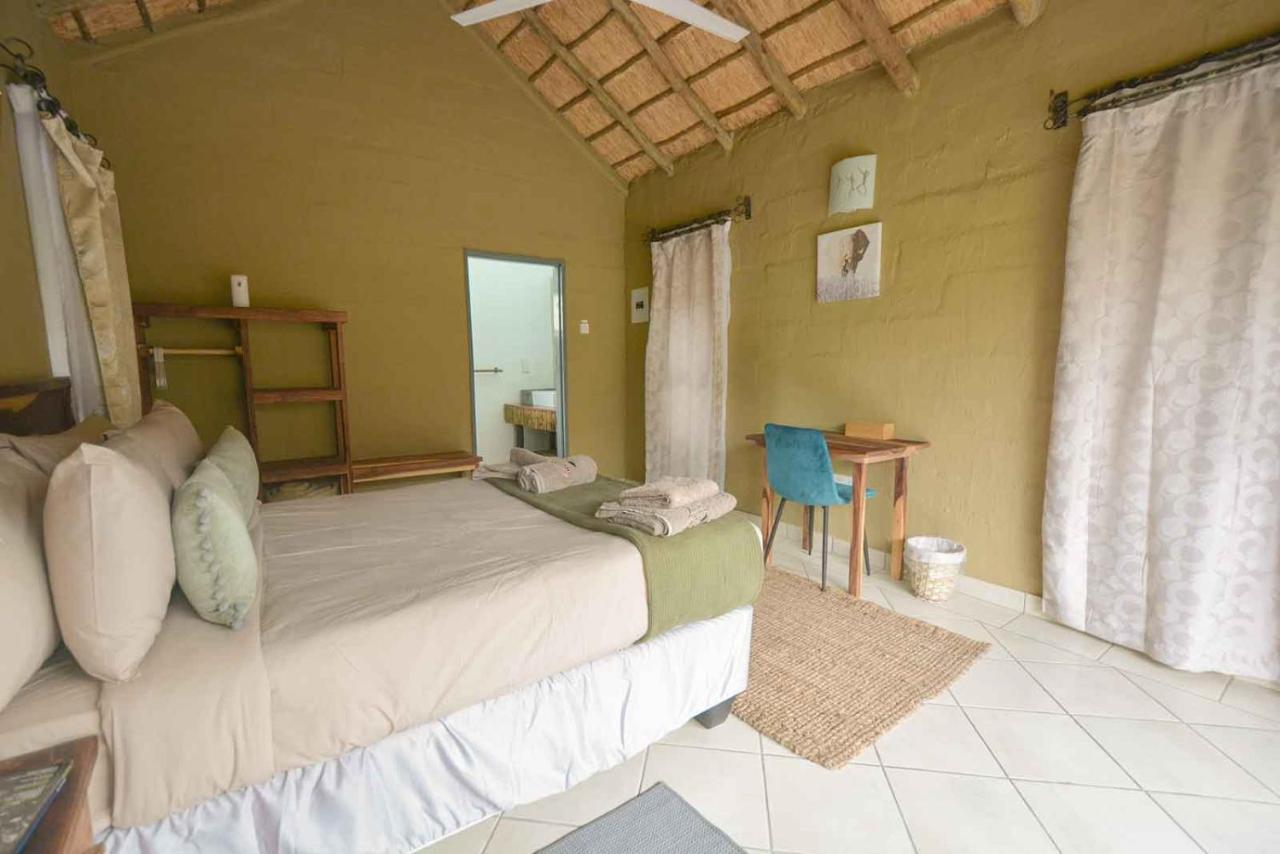 African Excursions Guest House Khwai Exteriör bild