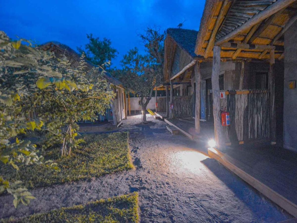 African Excursions Guest House Khwai Exteriör bild